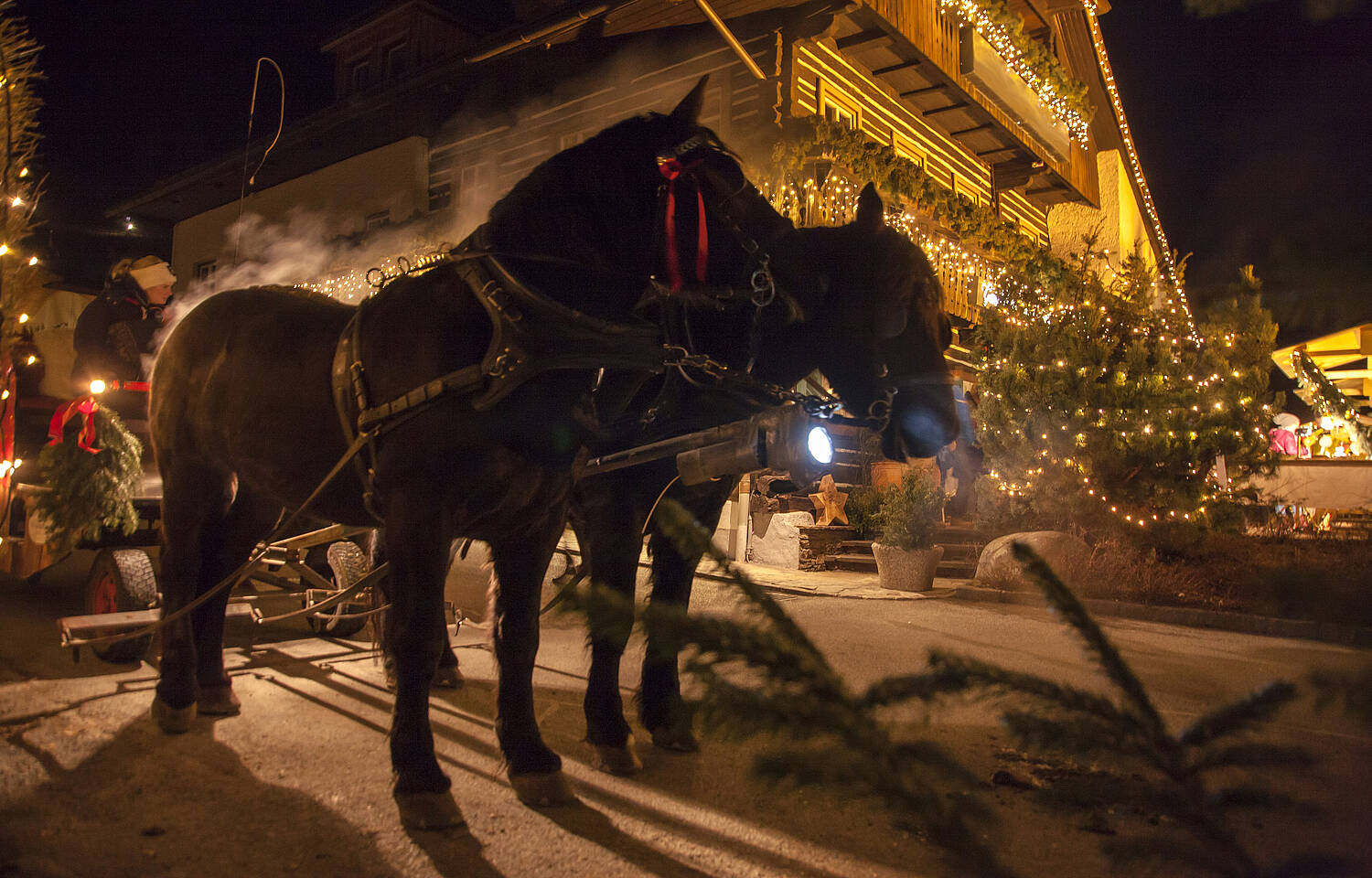 Romantische Pferdekutschenfahrten am Alpinen Thermen-Advent © BRM Mathias Prägant