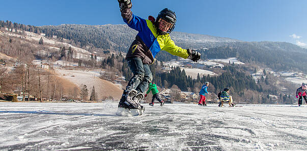 Eislaufen am zugefrorenen Brennsee © BRM Mathias Prägant
